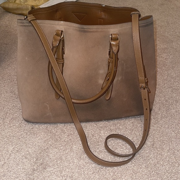Prada bag. Tan suede and leather decent condition selling cheap - Picture 4 of 6